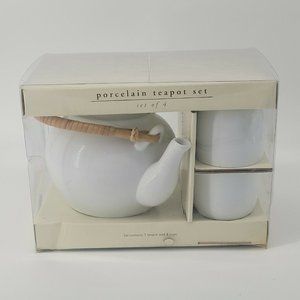 PIER 1 IMPORTS White Porclein China Teapot and 4 Cups Wood Handle 420/4204